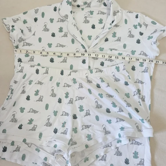 Roller Rabbit Lulu Shorts Set Wolf Coyote Cactus Pajamas Medium Horses Pink - Picture 12 of 13
